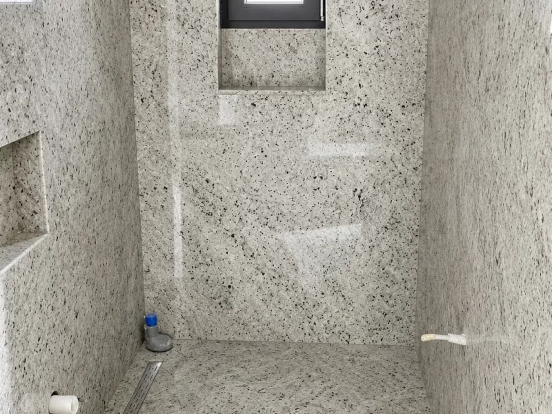 Baie granit thunder White