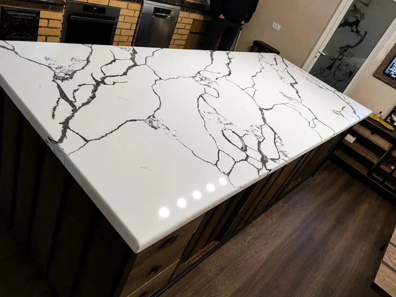 Insulă quartz Statuario