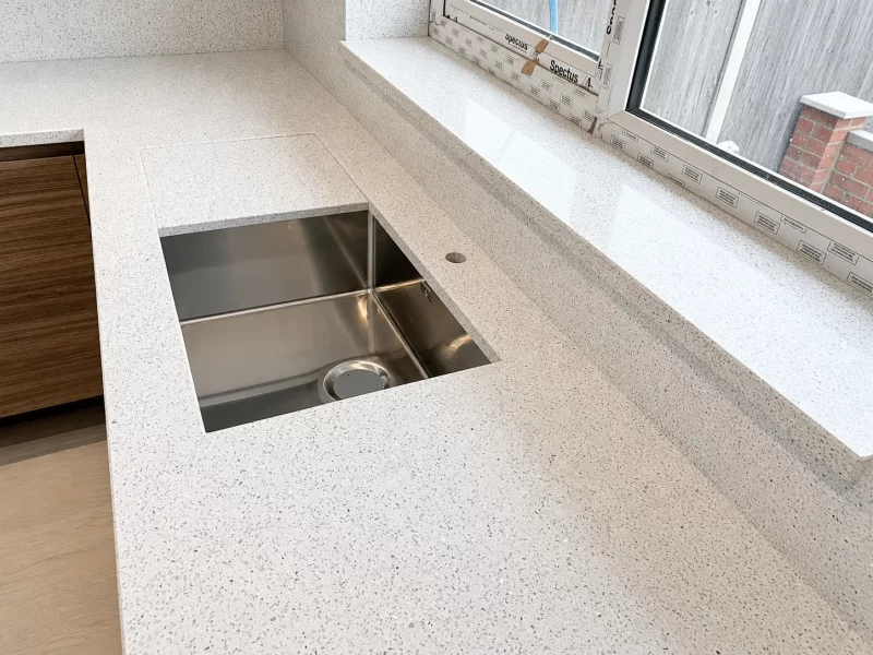Quartz alb oglindă detaliu