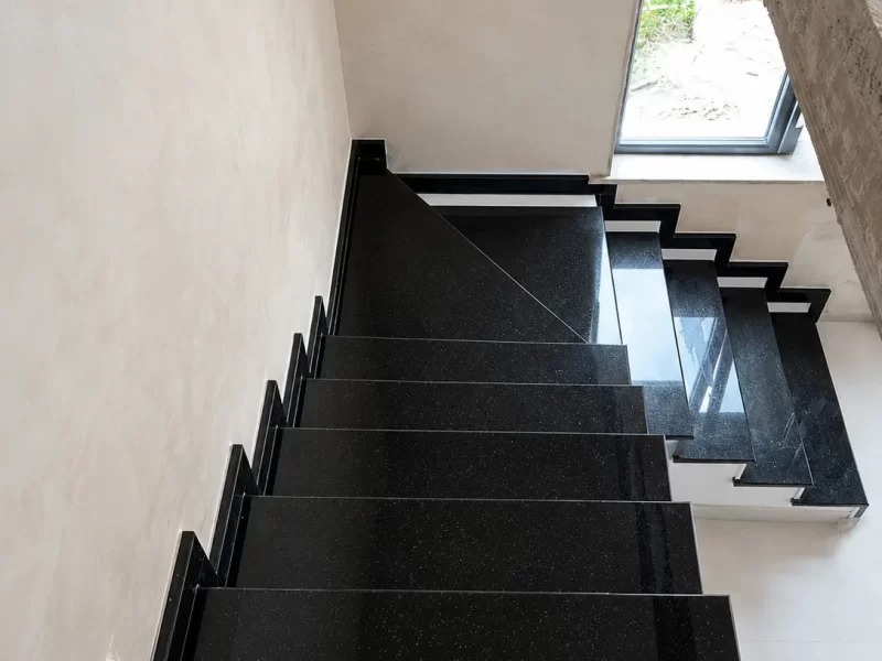 Scară quartz negru oglindă